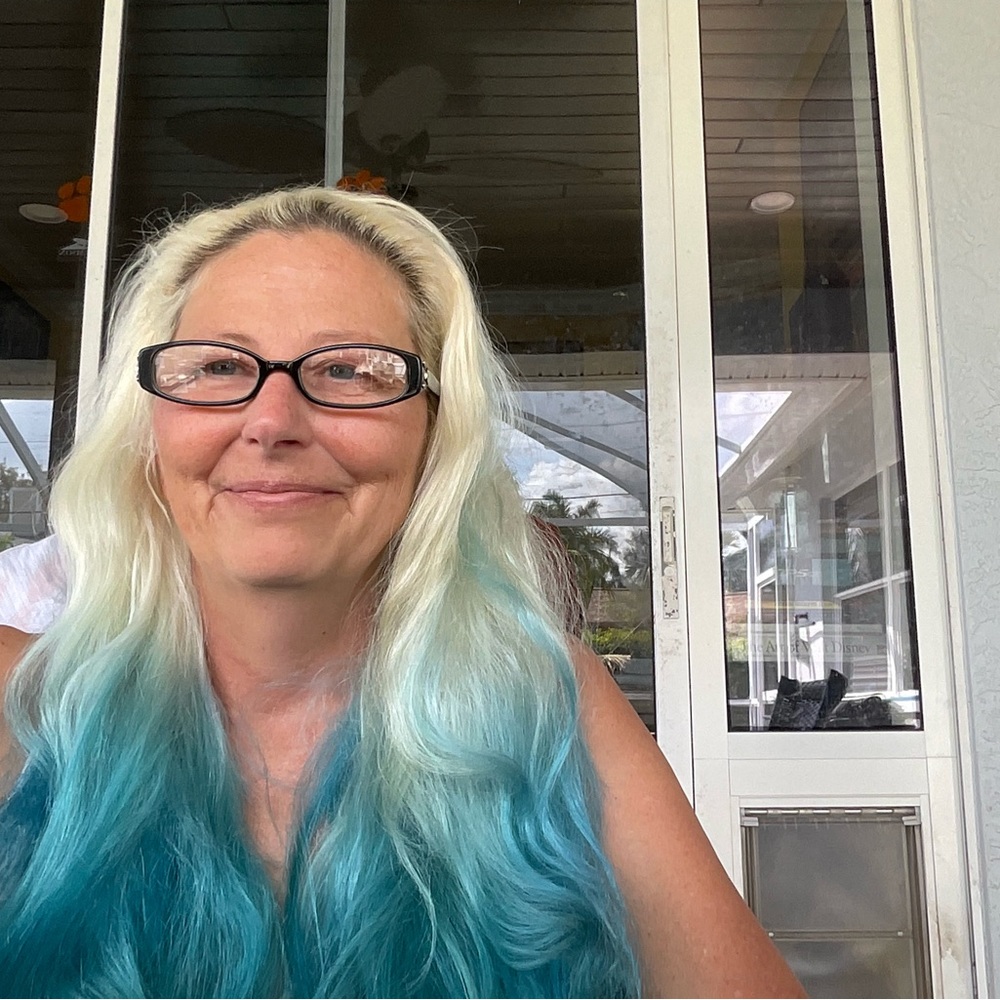 Meet your Posher, Dawn